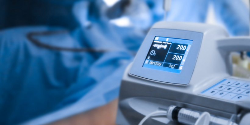 0425-photo-of-the-machine-monitoring-the-patient's-condition